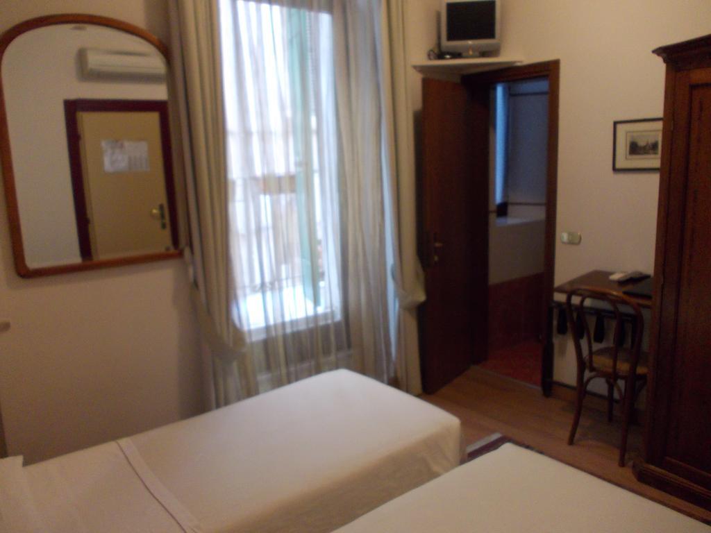 Hotel Al Castello Verona Exterior foto