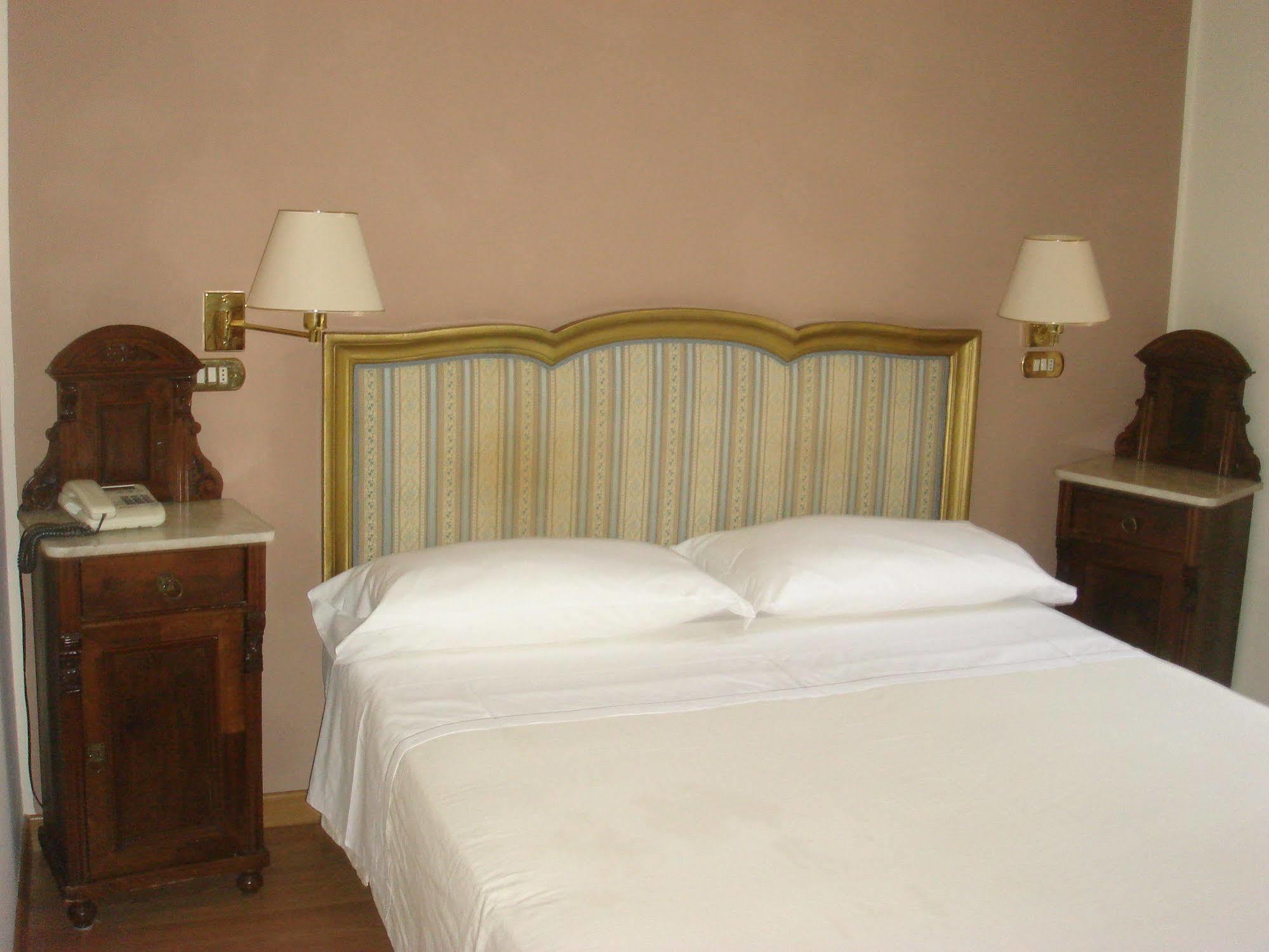 Hotel Al Castello Verona Exterior foto